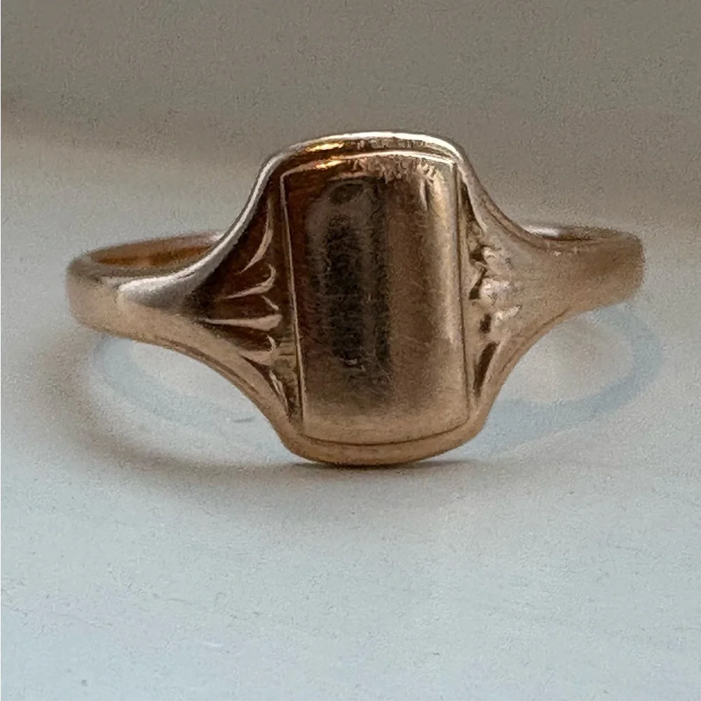 14k Gold Vintage Signet Ring - Picture 1 of 3